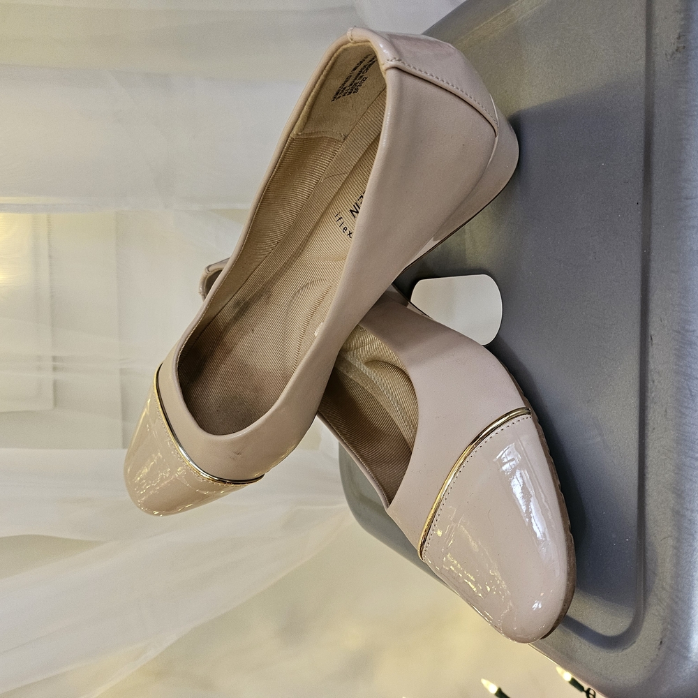 Elegant Beige Women's Flats